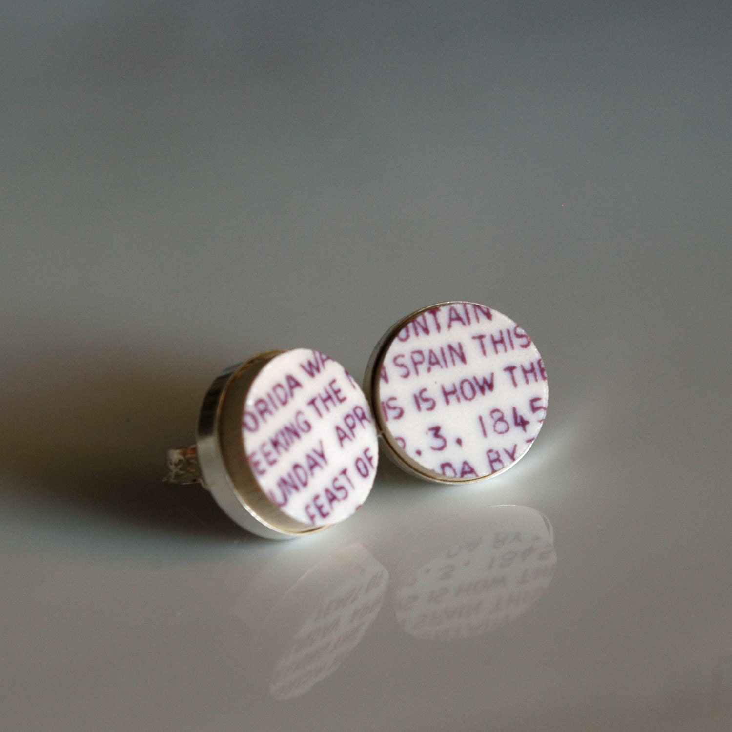 Simple Circle Sterling Silver Recycled Plate Stud Earring - Purple text - Recycled China
