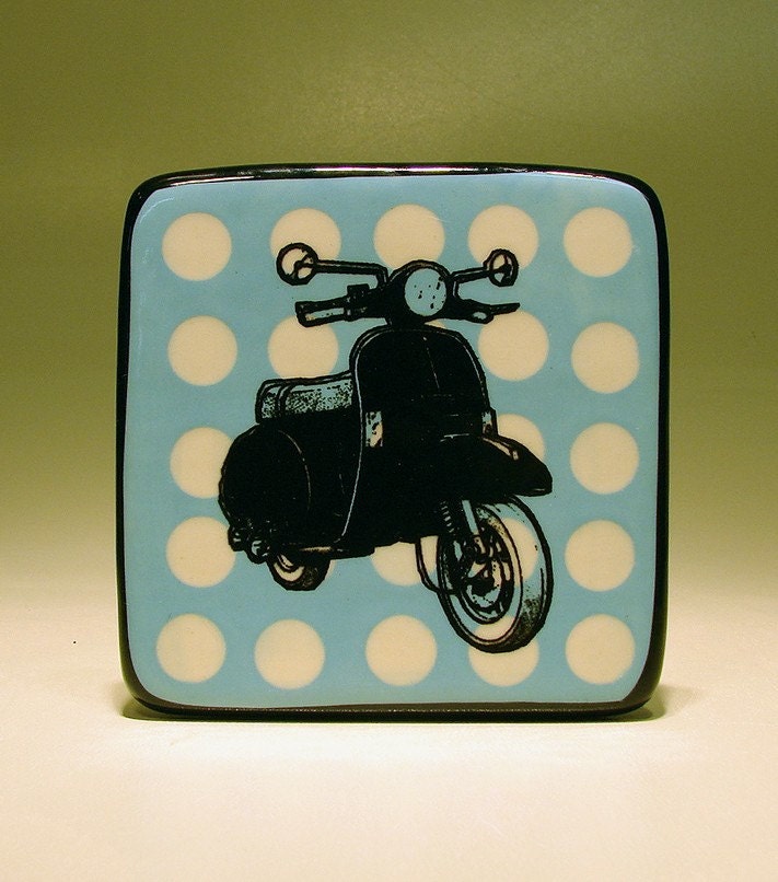 tile vespa (turquoise w/dots)