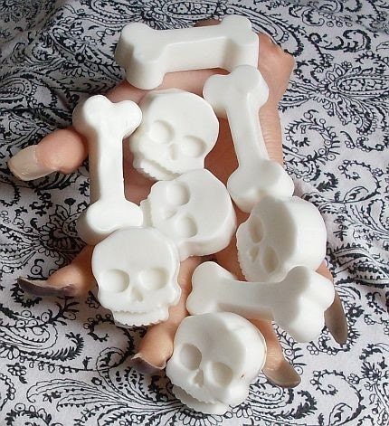 Horror-ific Skull and Bones Guest Soaps Party Favors