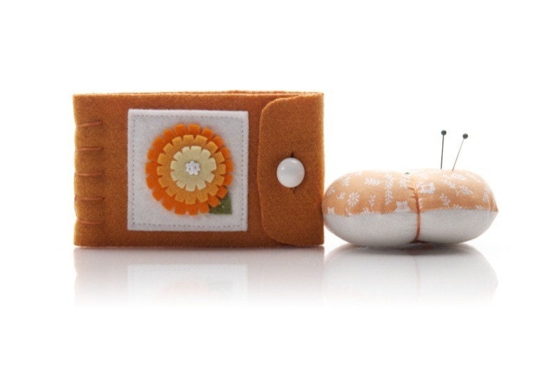 Wool Sewing Set, Needle book, Pincushion, Orange Flower, Sewing Supply Storage, Pin Keep, Orange Wool, Felt, Travel Sewing Kit