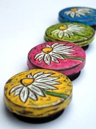 20% OFF SALE - Yellow, Pink, Green and Blue Daisy Magnet Set - He Loves Me, He Loves Me Not
