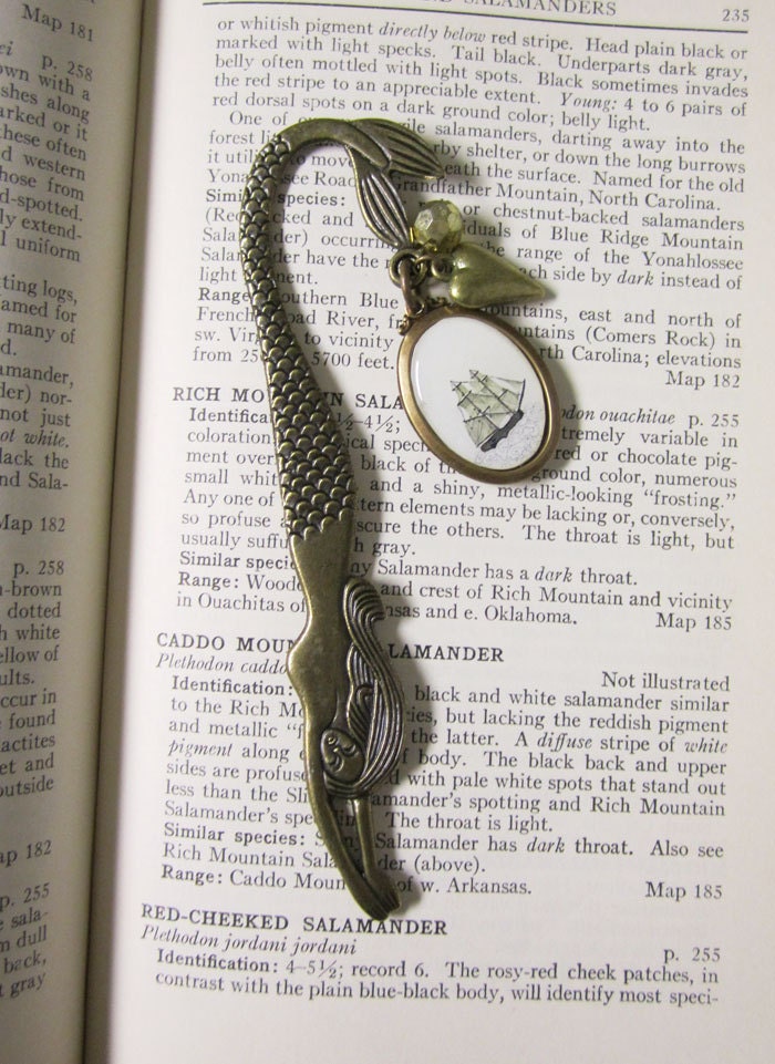 Bookmark. Mermaids Love to Read.