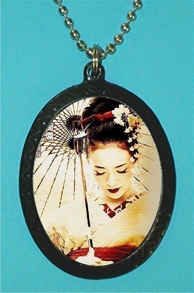 Handmade Geisha Necklace Pendant Japan Japanese History Geishas