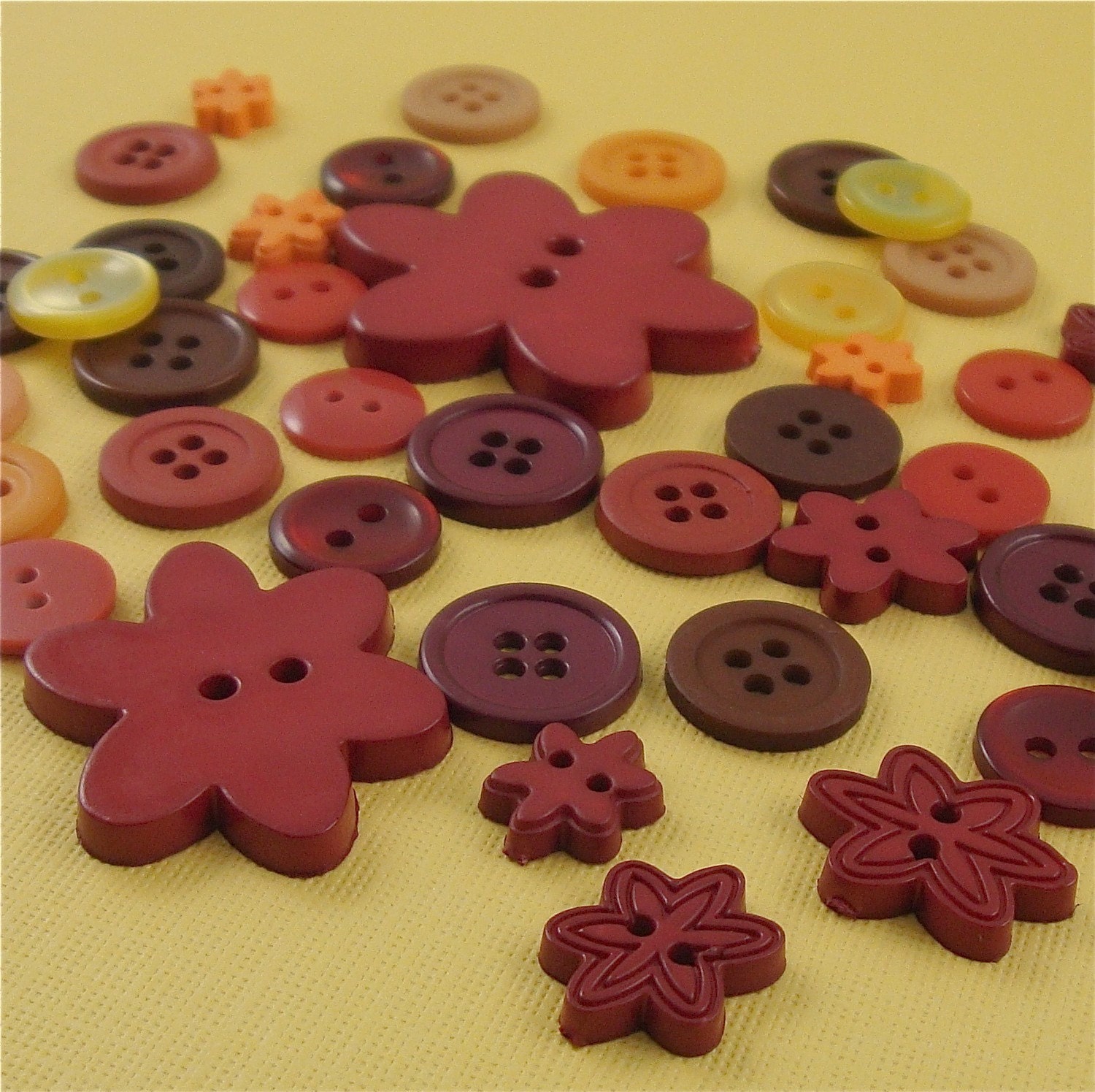 autumn harvest buttons . spicy red rust collection  / 40 pieces with flower assortment