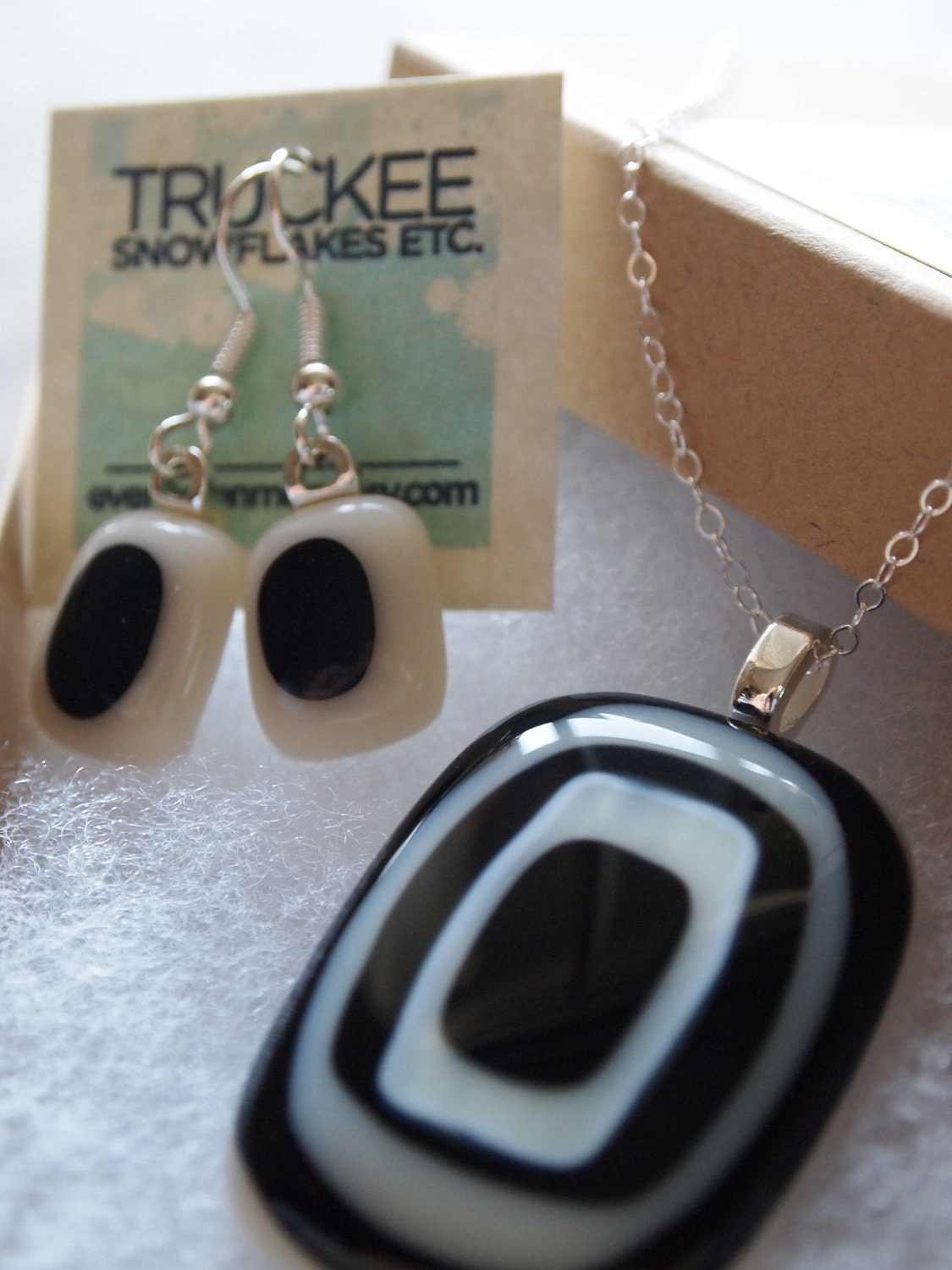 Set: Necklace and Dangle earrings in fabulous fused glass, On Point