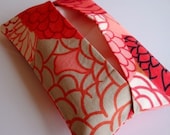 Red Chrysanthemum Tissue Cozy