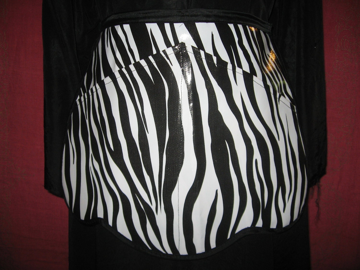 Zebra Scalloped Vinyl half Apron