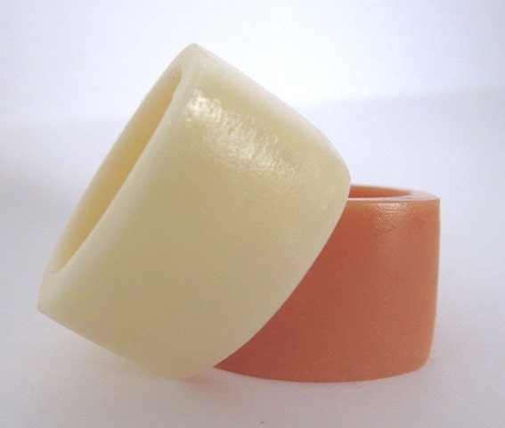 Handcrafted resin ring "vanilla fudge"