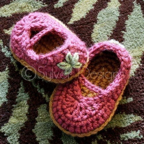 Baby Mary Jane Skimmers (crochet pattern)