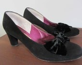 1950s Black Velvet Pumps - 8
