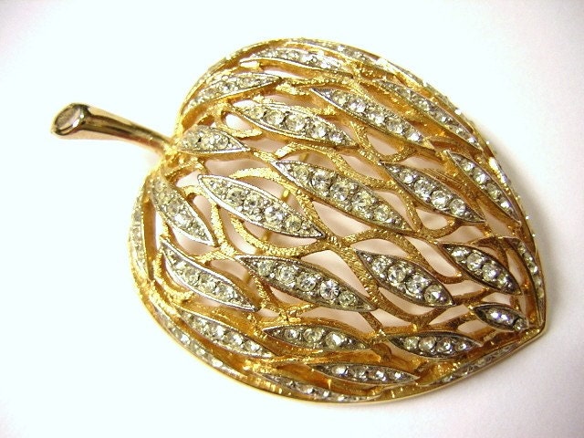 Vintage Sparkling Fruit Rhinestone  Brooch - B9