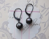 linnea earrings - peacock pearls