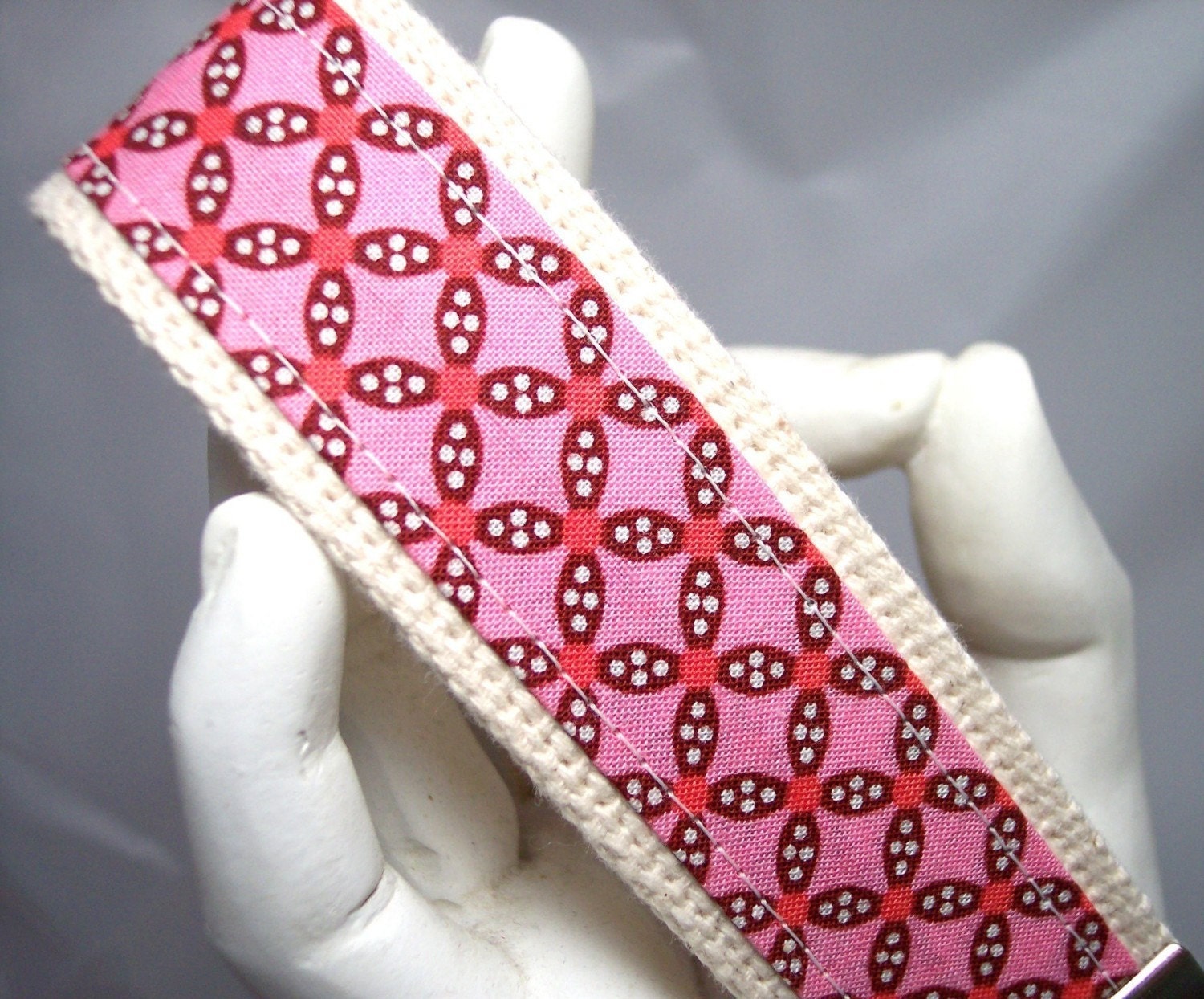 WRISTLET KEYCHAIN Pink Lattice Key Fob