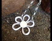 Daisy flower necklace