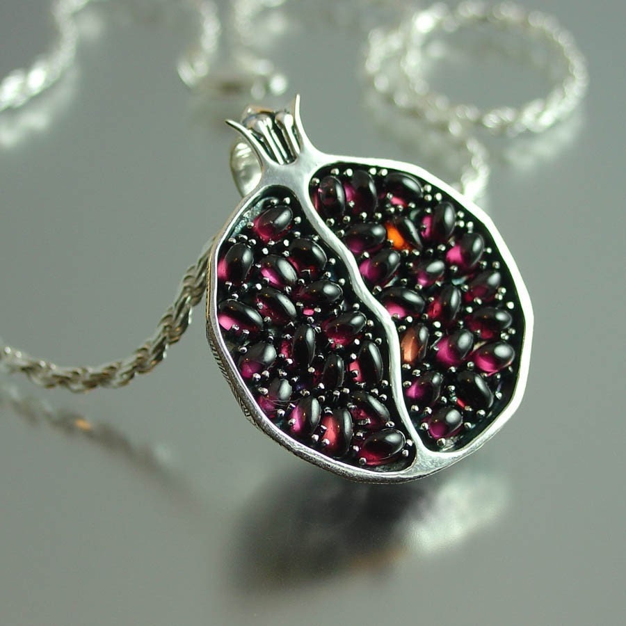 JUICY POMEGRANATE silver garnet pendant