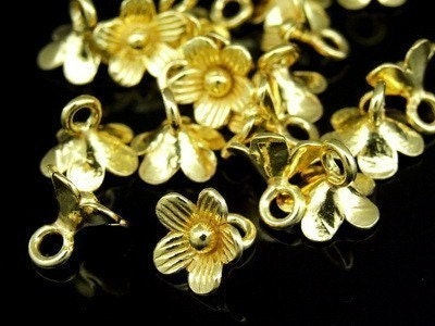 KG-159 thai karen hill tribe silver 8 gold vermeil small flower charm