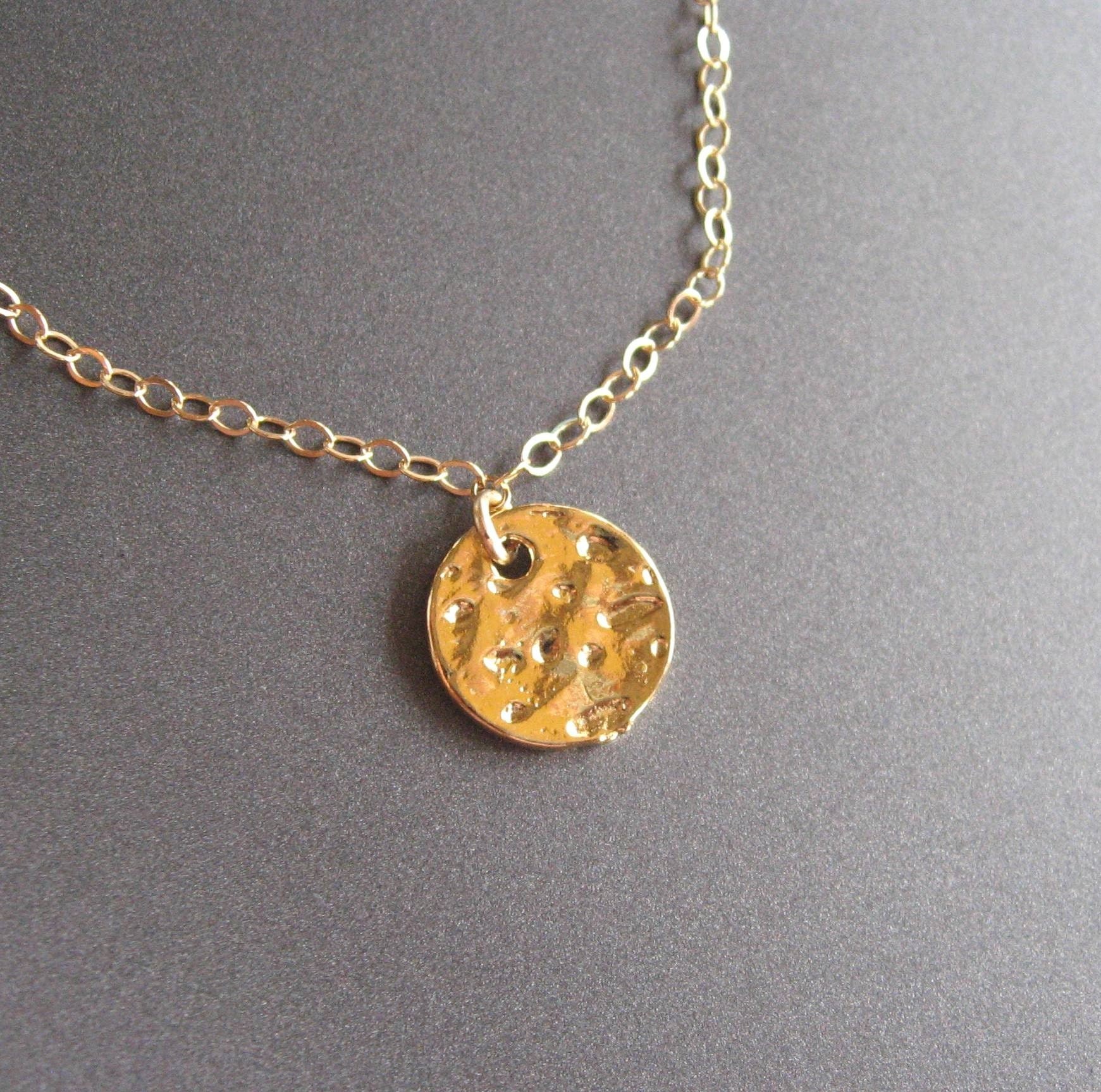 dainty gold necklace