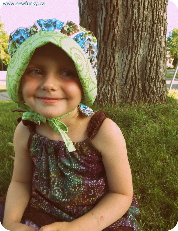 Sewfunky Sun Bonnet - Organic Green Kaleidoscope