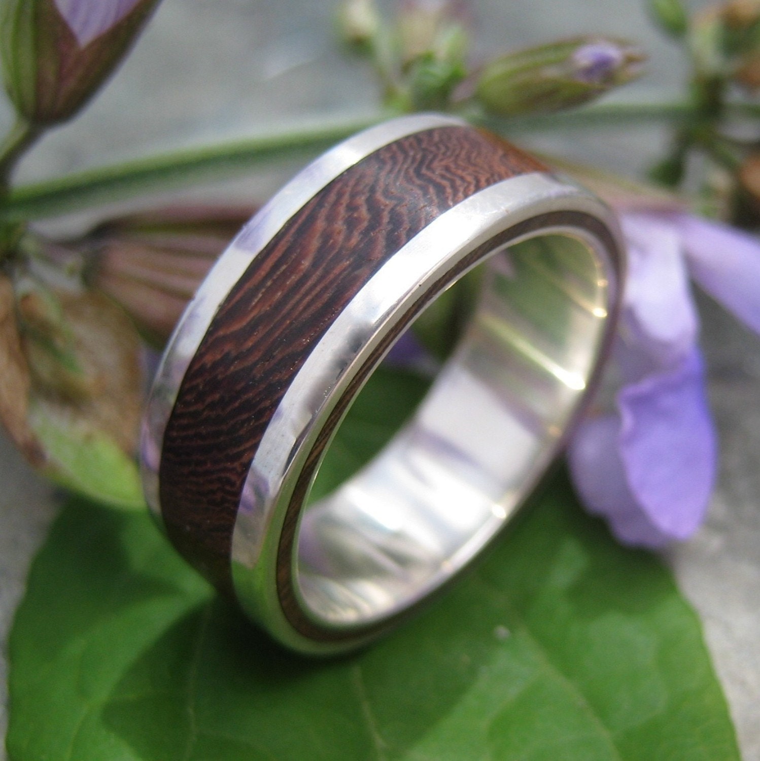 Lados Nacascolo - wood ring with recycled sterling silver