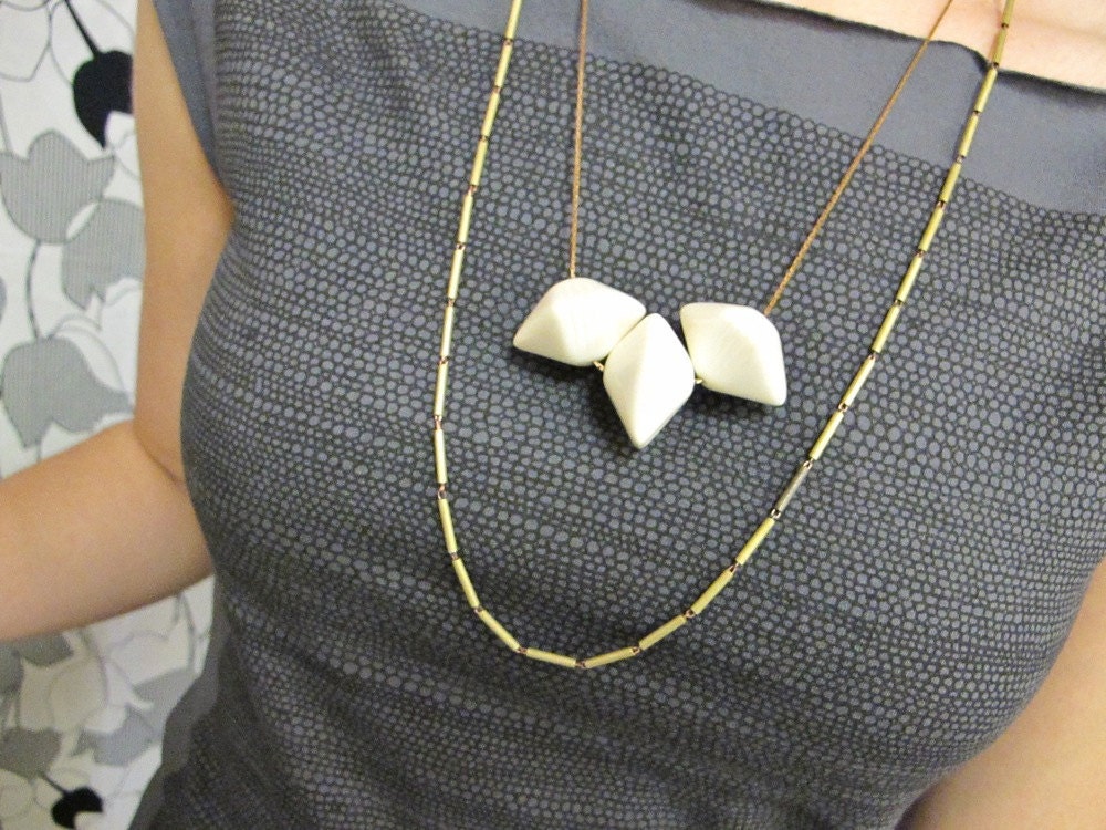 Geometric Necklace. Vintage Cream Hexagon Beads with 1970s Tube Chain. Vintage Jewelry, 1970s Necklace by Glamourpuss Creations