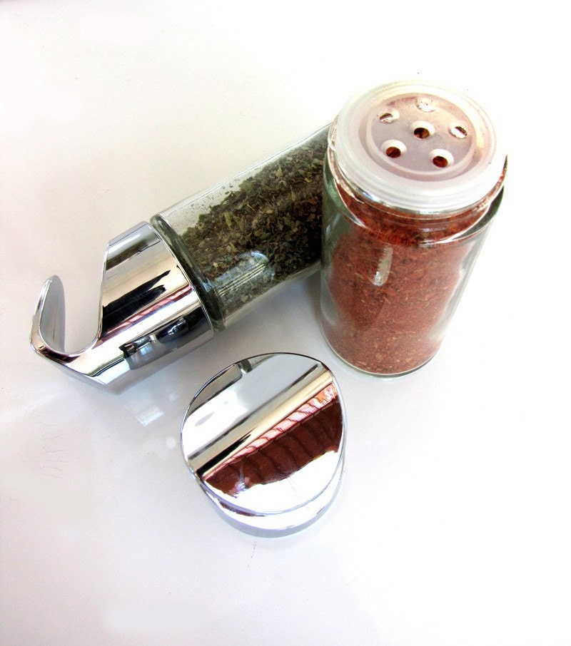 totemspice glass jar containers. set of 3 empty jars for you to fill.