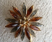 Vintage Corocraft Daisy Brooch