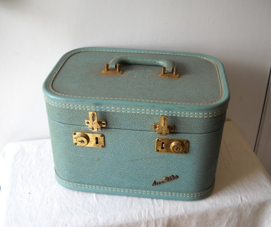 Vintage Aero Pak Train CAse Luggage Suitcase Travel Blue Yellow Silk Lined