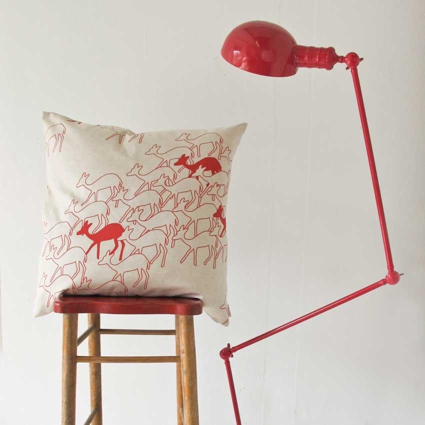 Cushion cover 60x60cm - Duikers, in aloe red