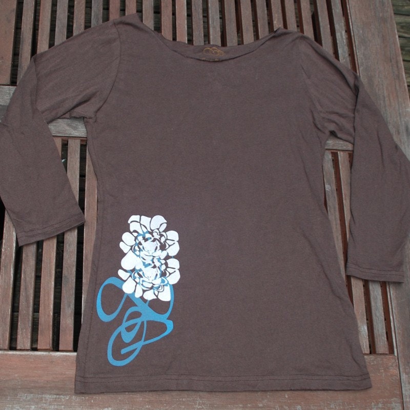 Silkscreened 3/4 sleeve shirt Deco Flower on Brown