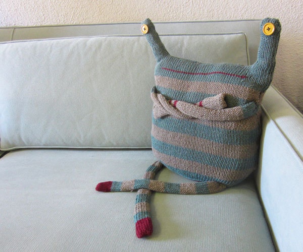 ORIGINAL - Beast Pillow - No.164, Rolf