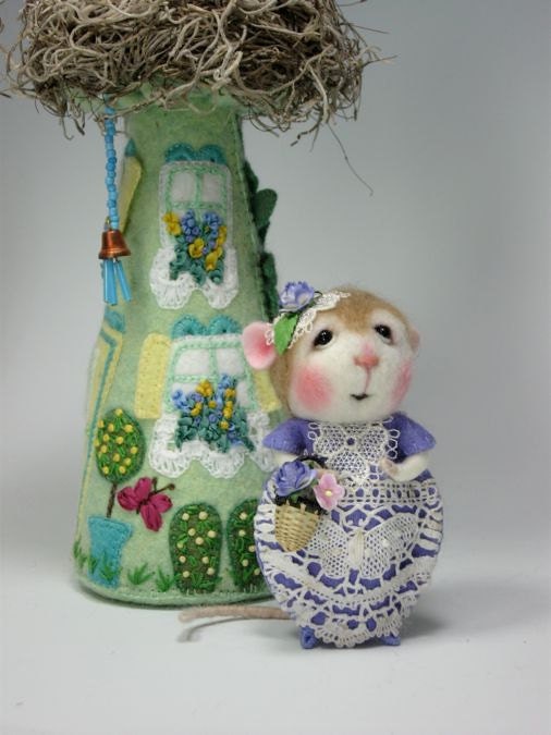 Dressed Mouse/Bunny Class  Needle Felting Class to create BOTH the Bunny and Mouse By Barby Anderson (Kit Available and sold separately)