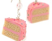 Birthday cake earrings :  vanilla cake with pink sprinkle frosting