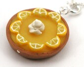 Lemon chiffon pie necklace