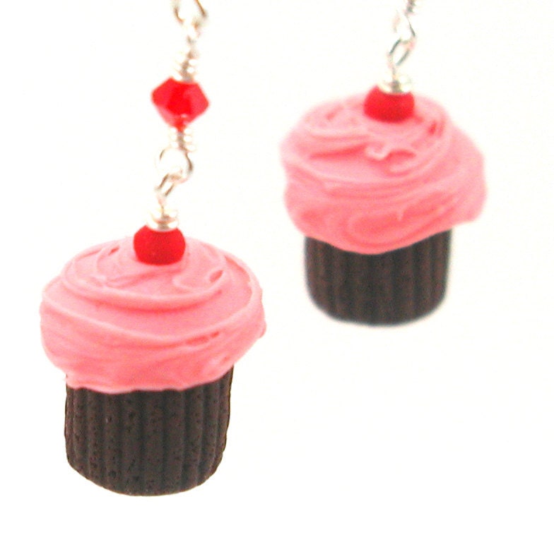 Chocolate cupcake earrings : pink cherry