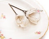 Vintage Style Blossoming Ivory Flower Hairpin Set - Antique Brass Petal