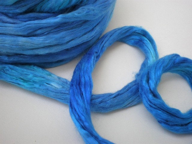 silk spinning fiber hand dyed roving mulberry top BLUE 2 oz.