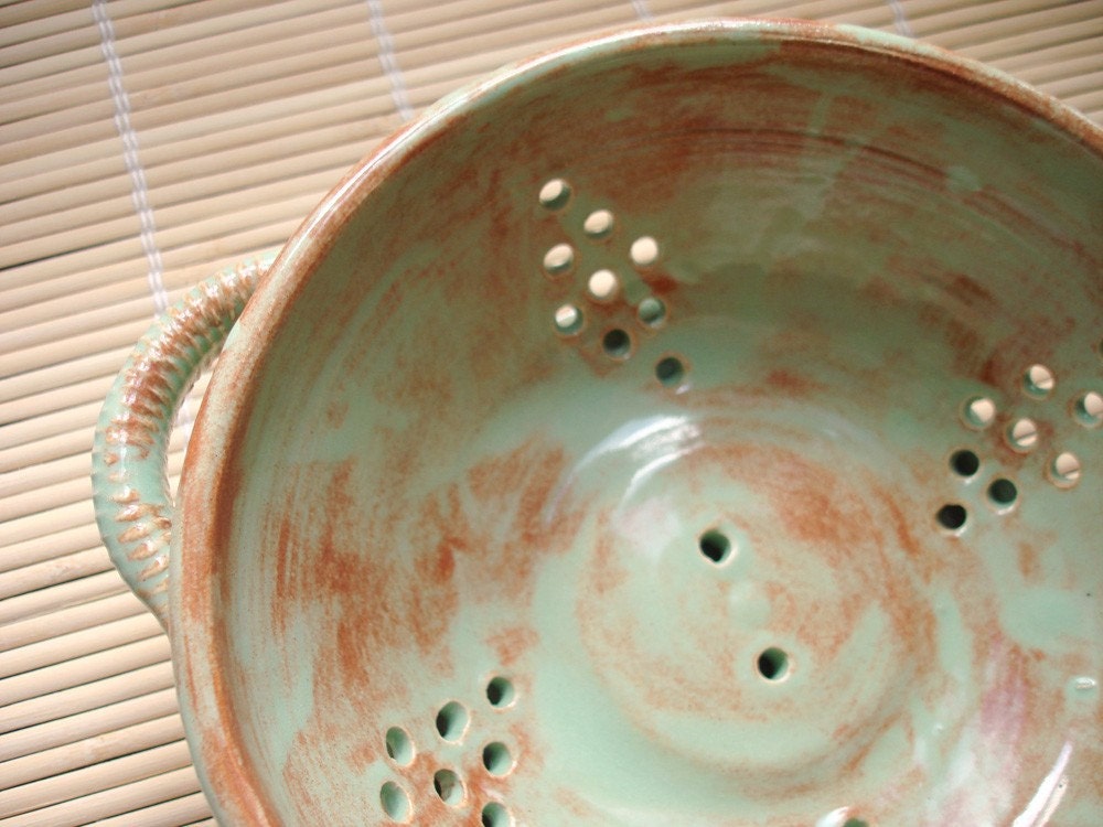 Berry Colander and Dish Set (Rustic Green)
