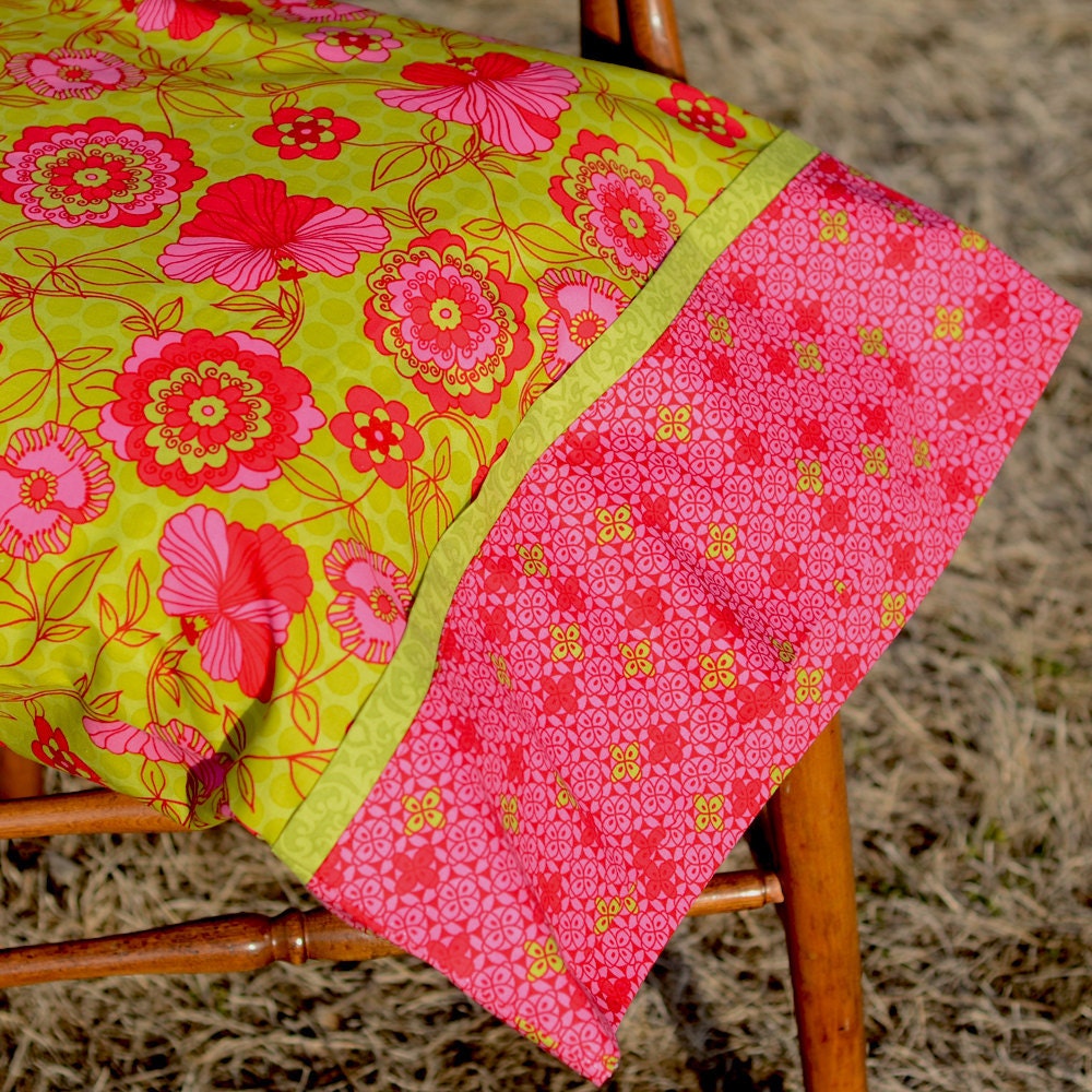 FUCHSIA and RED Flowers, Standard Pillowcase for girls bedroom