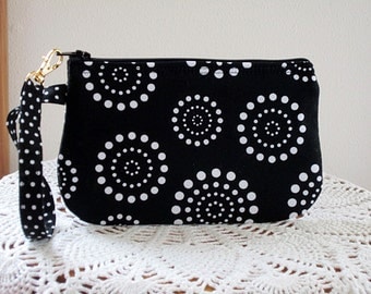 Wristlet Zipper Gadget Purse Pouch in Dots in Black and White