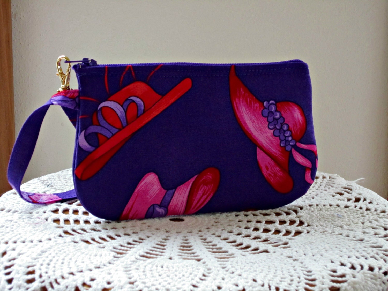 Wristlet Clutch Gadget Purse Amall Camera Bag in Red Hat Society