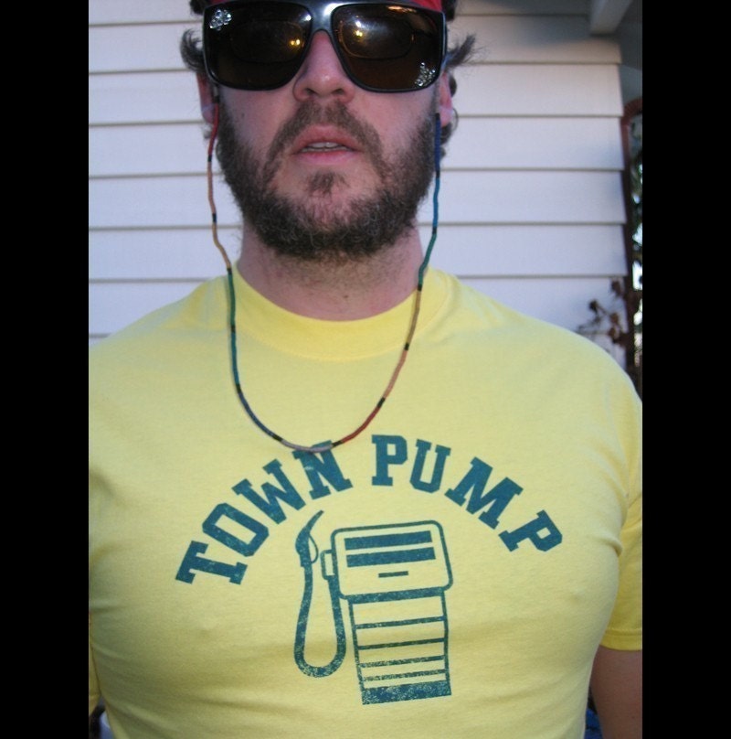 Mens TOWN PUMP yellow T Shirt