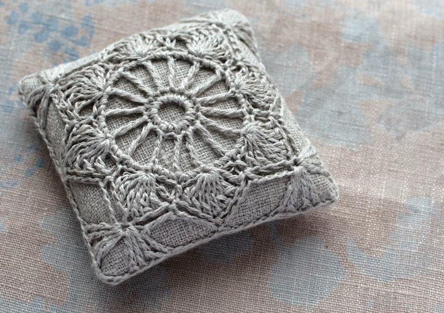 Linen pincushion - crochet motif
