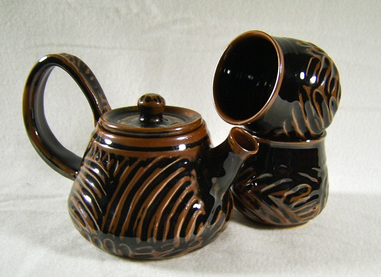 Carved Teapot with Two Tea bowls - Tenmoku