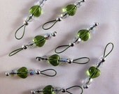 Peridot Heart Stitch Markers on Khaki Wire With Storage Tin  - US 10 - Item No. 687