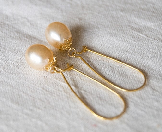 Pearl drop earrings