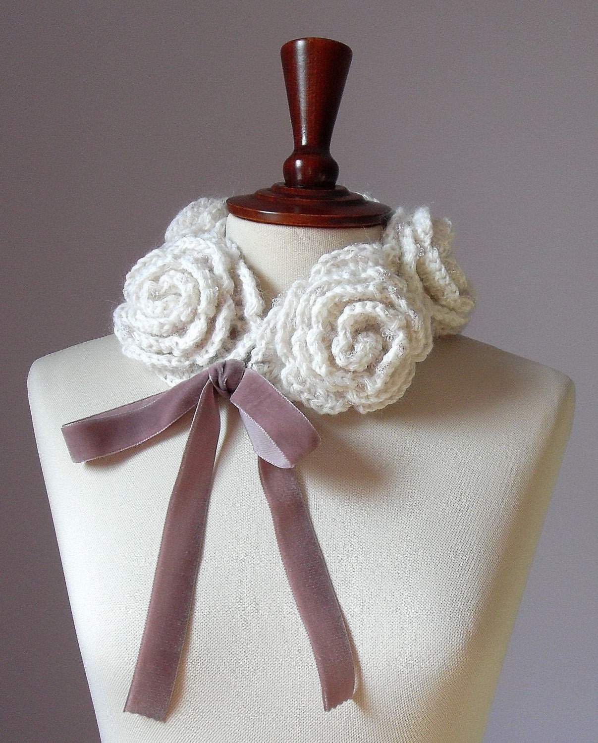 Crocheted Cowl Choker Neckwarmer Powder Pink and White - Handmade - Italian Kid Mohair- FIVE ROSES