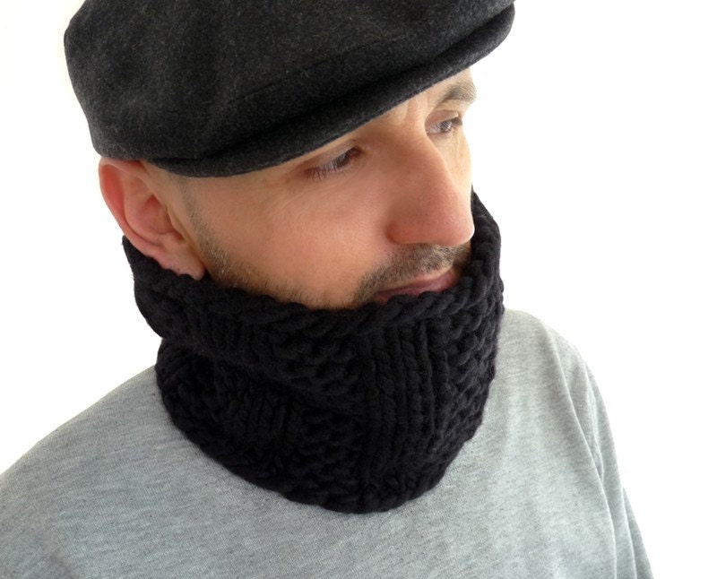 Chunky Cowl in Ink Black Pure Merino Wool for Men and Women. Urban Style Knit Neckwarmer. Spring and Winter Fashion Handmade in France.