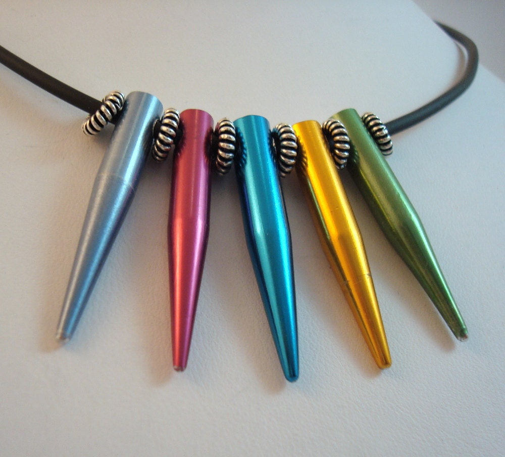 Needle point necklace