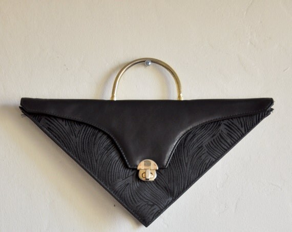triangle purse / geometric pocketbook / clutch / print /