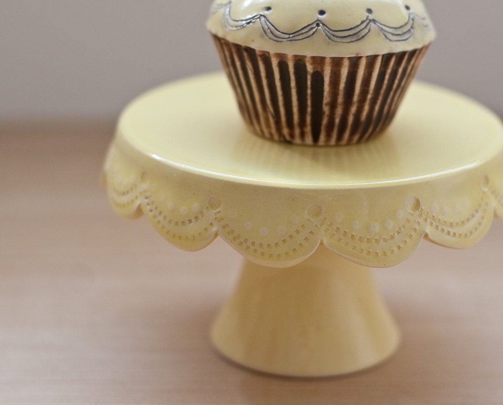 Cupcake Stand SALE - Stitch - Yellow